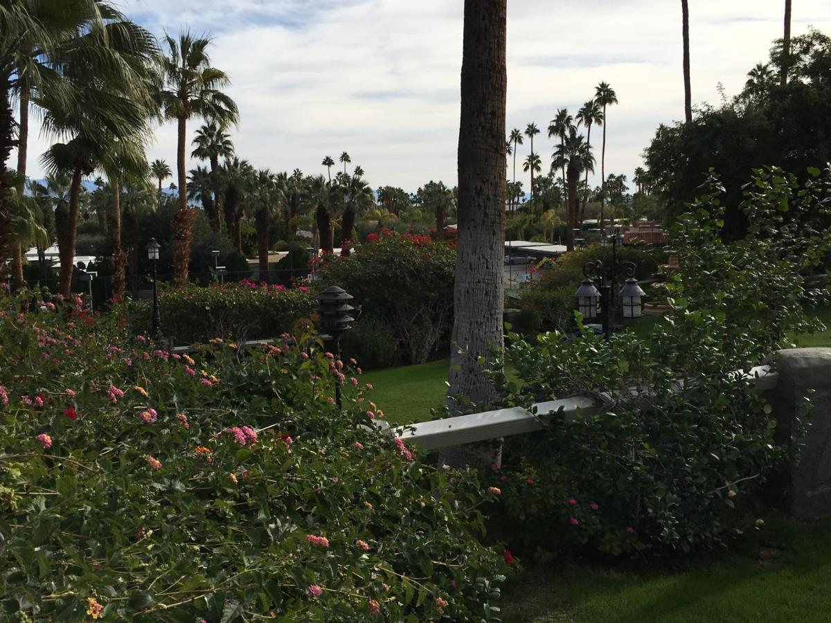 Getaways At Tennis Club 3* Palm Springs