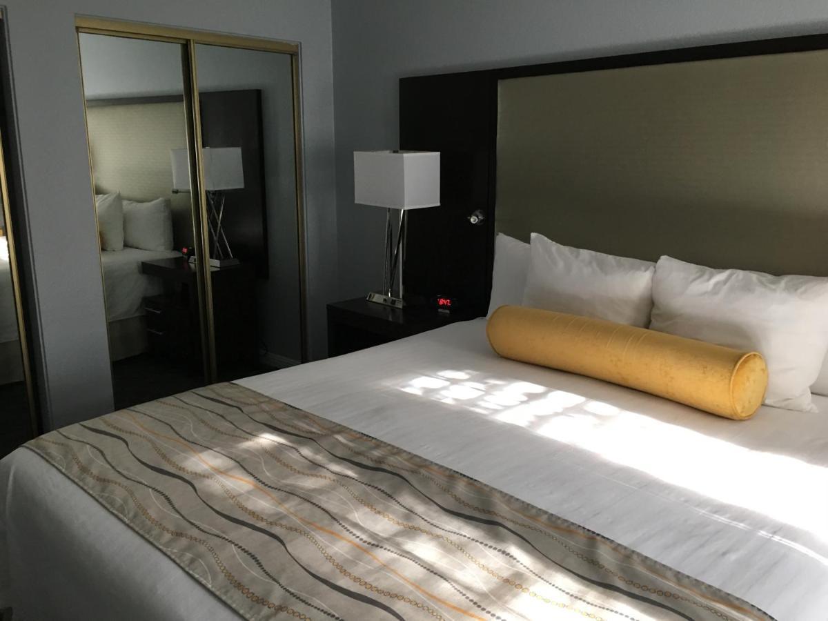 Getaways At Tennis Club Hotel
