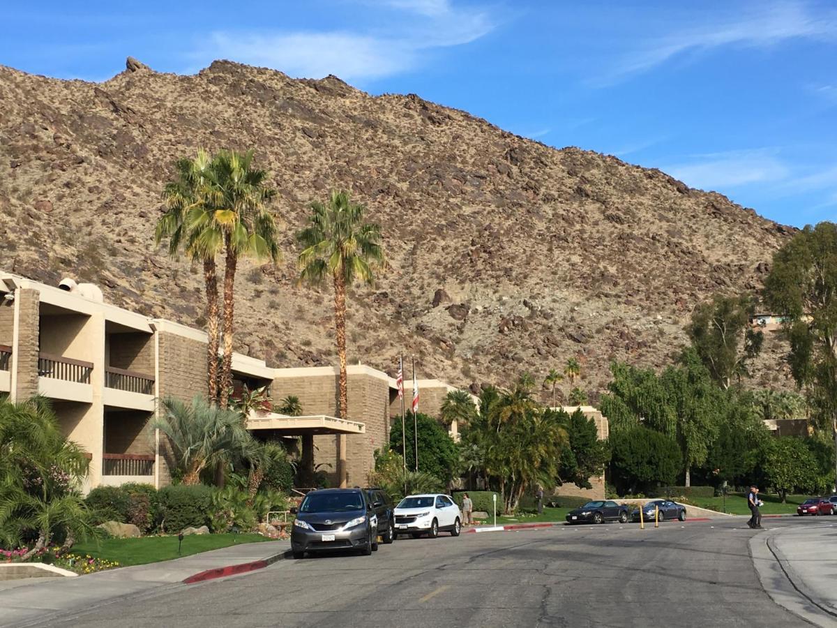 Getaways At Tennis Club Palm Springs