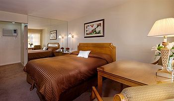Hotel Desert Sun 3*